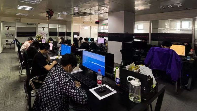 在选择直播代运营公司时，可以从以下几个方面考察其实力：